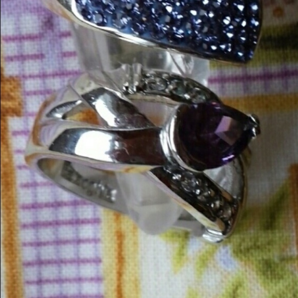 Lia Sophia  💜 Amethyst ring w/ 8 cz chips. Size 8 - Picture 3 of 3